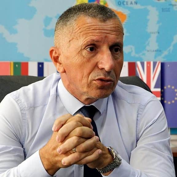 Kamberi fajëson Beogradin për diskriminim ndaj shqiptarëve