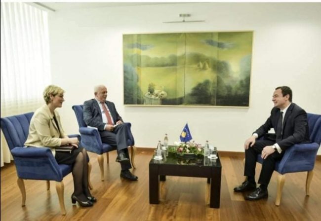Drejtuesit e Bujanocit dhe Preshevës takojnë kryeministrin Kurti