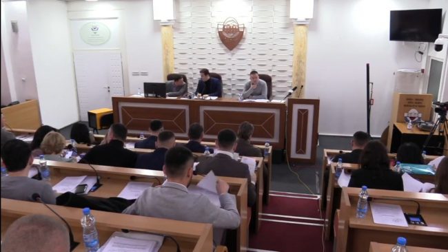 Miratohet buxheti i komunës së Preshevës, APN lëshon seancën (video)