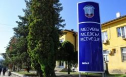 Shqiptarët vetëm me tre këshilltarë