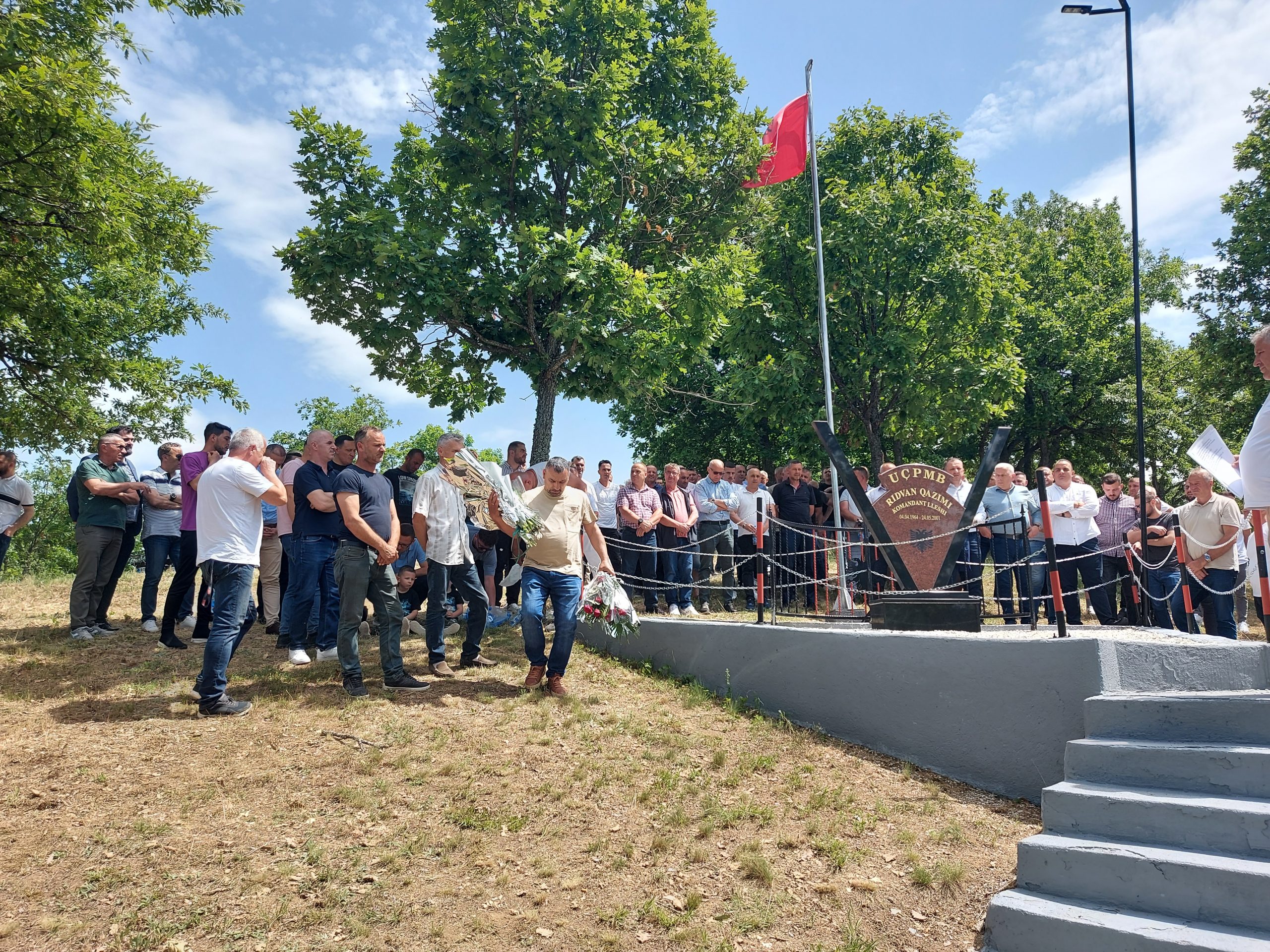 Homazhe tek “Gurët e buajve” (foto)