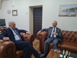Arifi pret ambasadorin e OSBE-së