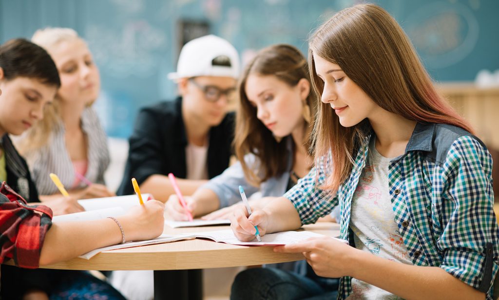 Paguhen 14 milionë dinarë për studentë Paguhen 14 milionë dinarë për studentë