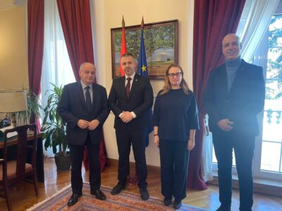 Rexhepi pritet nga Ambasadori i Shqipërisë