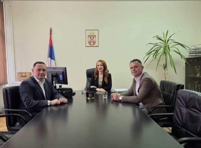 Bashkëpunim institucional: Pajaziti për vizitë në Gjykatën Themelore