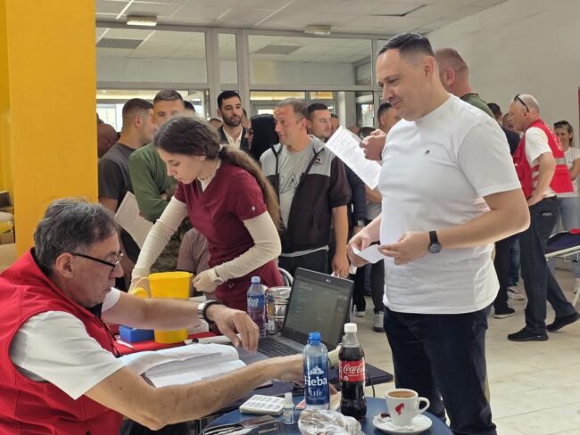 Aksioni për dhurimin e gjakut në Bujanoc, pjesëmarrës edhe kryetari Pajaziti